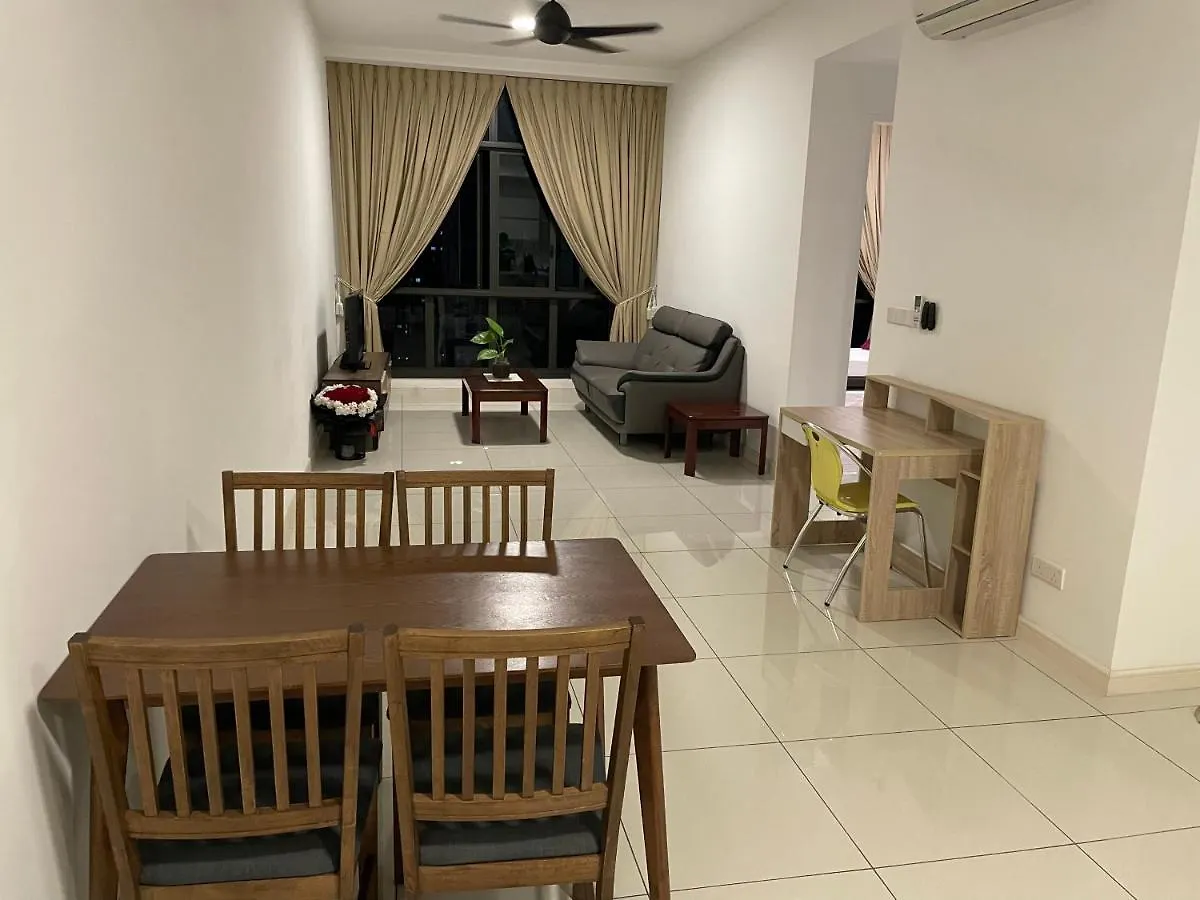 Setia Sky 88 Living In The Skiess kontakt